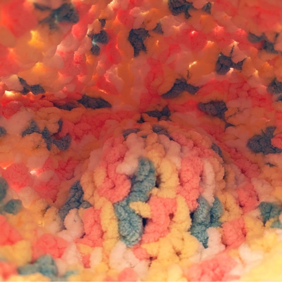 Cable Knit Pom Pom Beanie Pastel Super Soft - Picture 5 of 7